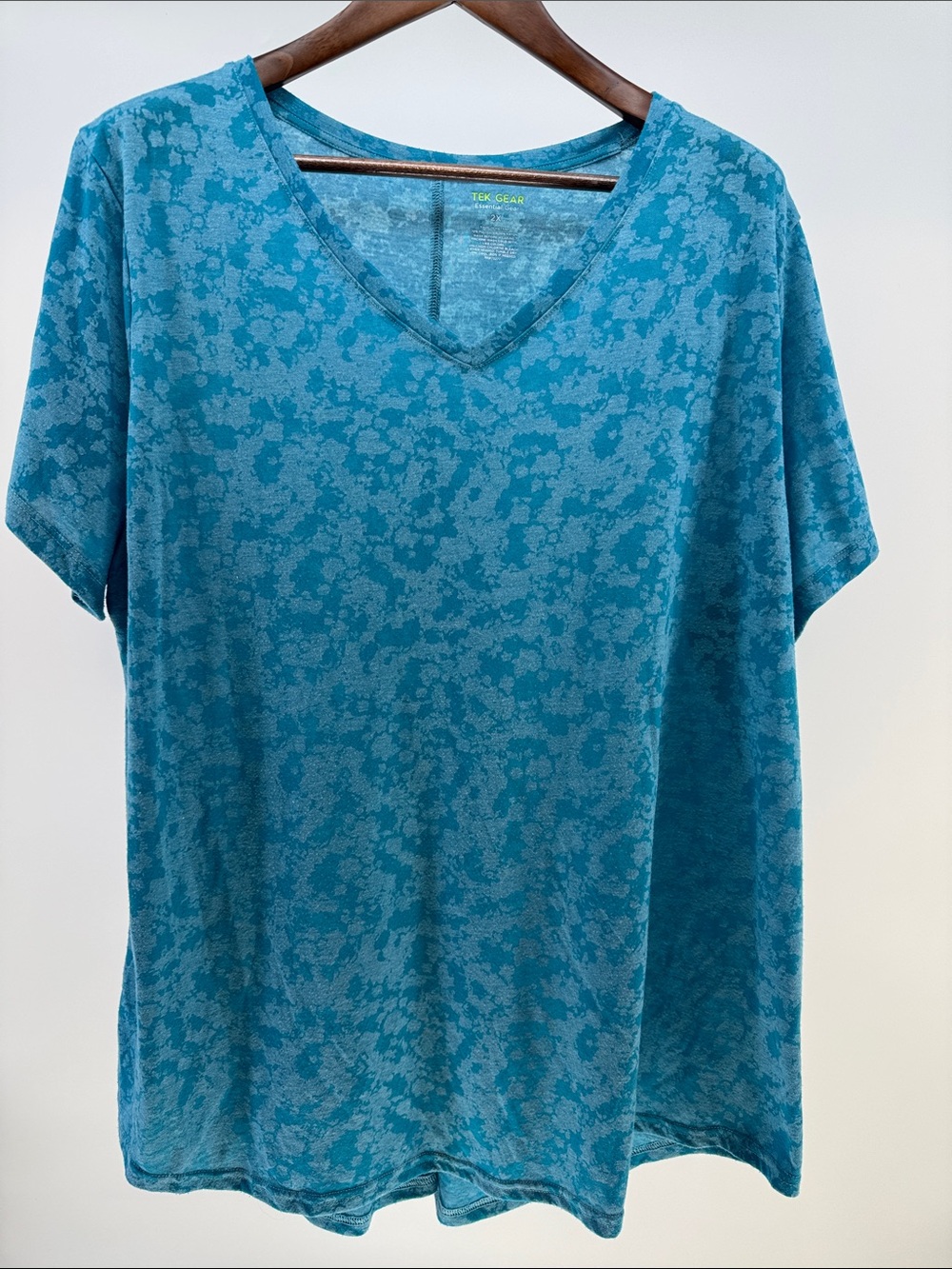 tek gear Teal Tonal Floral V-Neck Short Sleeve Top